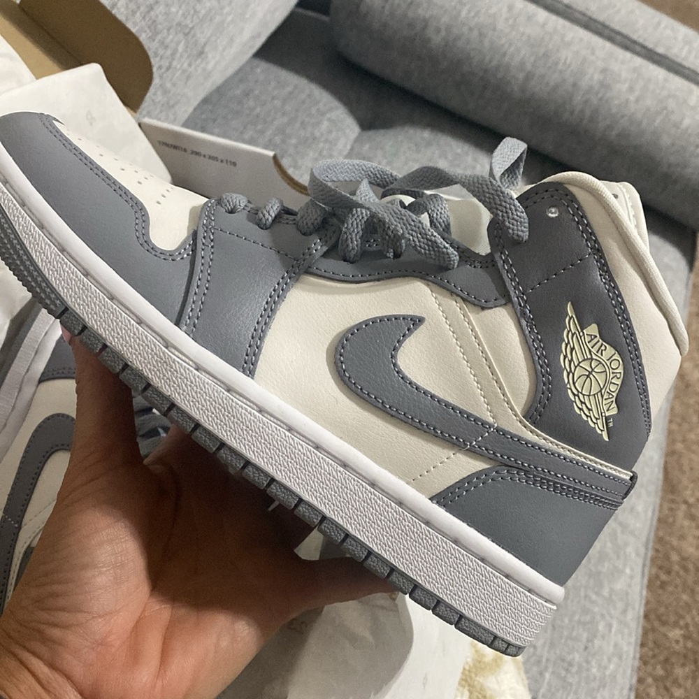 COPY - NIKE Women’s Air Jordan 1 Mid